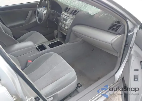 2011 Toyota Camry Le z USA, uszkodzony, nr VIN 4T4BF3EK3BR157358